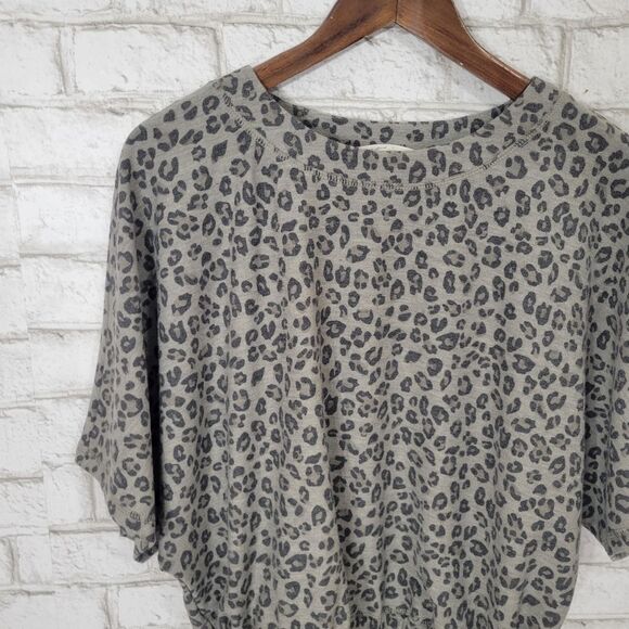 Mustard Seed leopard print short sleeve sweatshirt - Picture 2 of 10